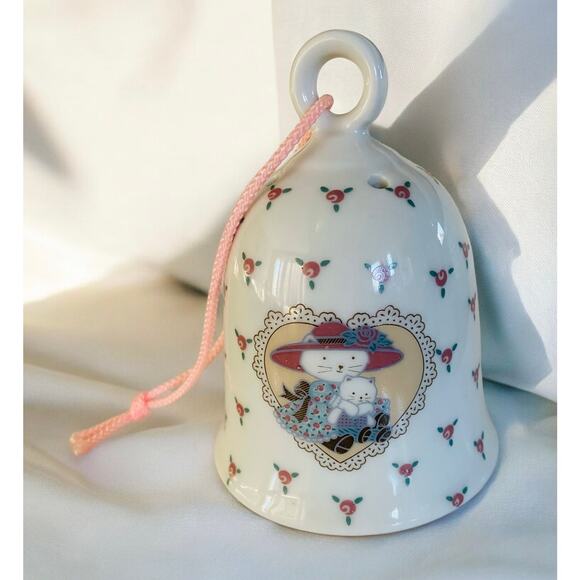 VINTAGE Ceramic Floral White Cat Kitten Potpourri Bell Pomander Ornament Japan - Picture 1 of 3